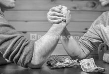 Politik uang dan suap, sogok begitu marak di masa Pemilu kemarin. Hal ini perlu diingatkan pada kaum muslimin karena sejatinya uang sogok yang diterima adalah UANG HARAM.