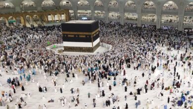 Umrah Qadha adalah umrah yang dilakukan Nabi Muhammad shallallahu 'alaihi wa sallam pada tahun ke-7 Hijriah sebagai ganti umrah yang tertunda karena Perjanjian Hudaibiyah. Beliau memasuki Mekkah bersama 2.000 sahabat tanpa peperangan. Mereka menunaikan thawaf, sa’i, dan menyembelih hewan kurban dengan damai. Peristiwa ini menjadi simbol kemenangan syiar Islam secara terbuka di kota suci.