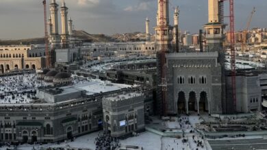 Peristiwa Fathu Makkah—penaklukan Kota Suci Makkah—merupakan salah satu kemenangan terbesar dalam sejarah Islam. Kemenangan ini bukan hanya menjadi momen penting dalam kehidupan Nabi shallallahu 'alaihi wa sallam dan para sahabat, tetapi juga diabadikan oleh Allah dalam Al-Qur’an di beberapa tempat.