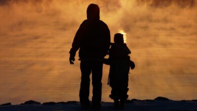 Matan Taqrib menjelaskan bahwa barang temuan harus diumumkan setahun dan anak hilang dirawat oleh orang yang dipercaya, dengan aturan kepemilikan dan tanggungan Baitul Mal jika pemilik atau keluarga tidak ditemukan.